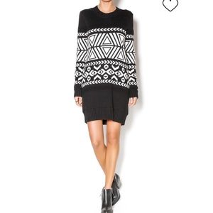 BCBG AZTEC SWEATER DRESS xs/s